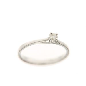 anello per proposta di fidanzamento con diamante